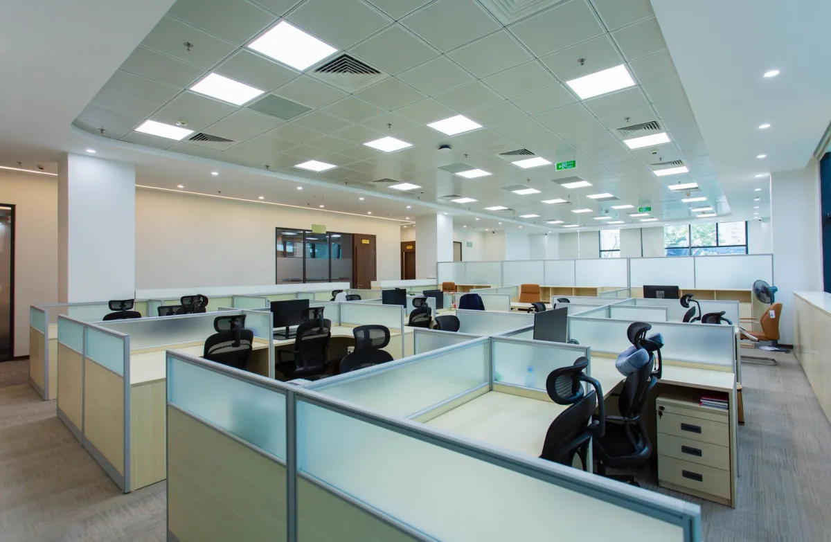 How a Commercial Lighting Retrofit Gets Done Without Shutting You Down